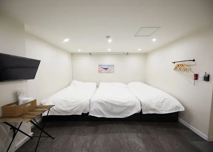Hostal 123 *